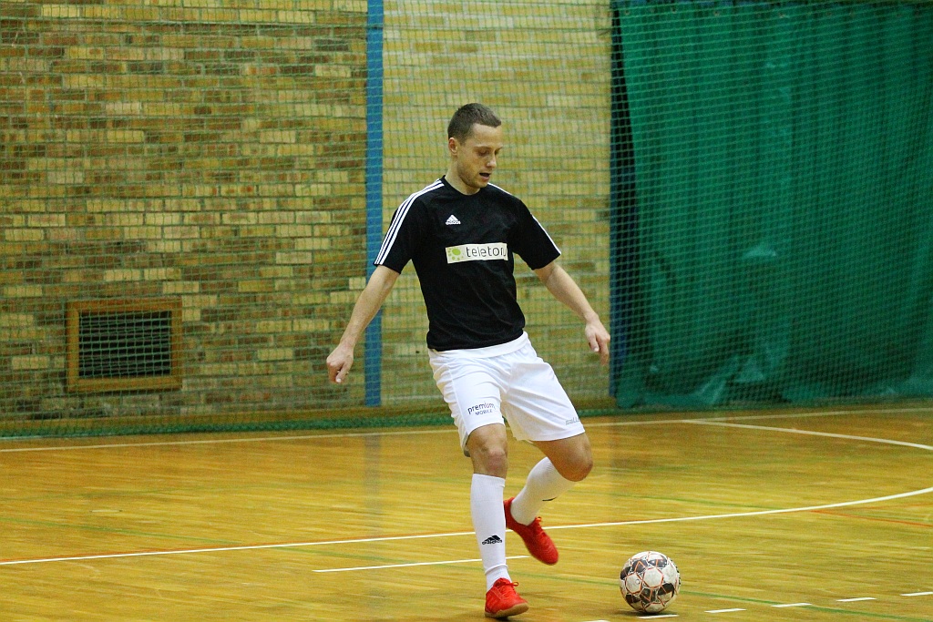 Legnicka Liga Halowa: mistrz wrócił na zwycięską ścieżkę