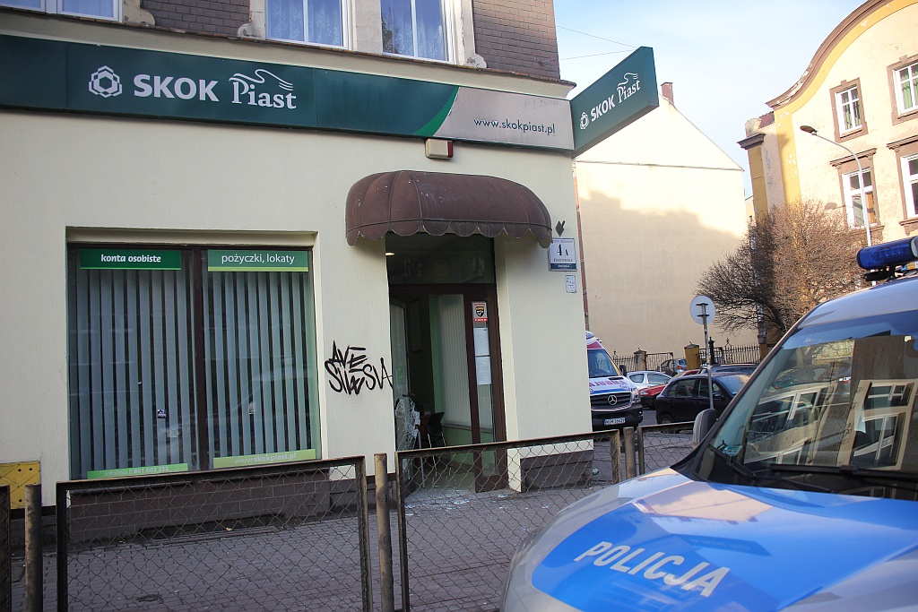 Skok na SKOK w Legnicy. Policja poszukuje sprawcy napadu