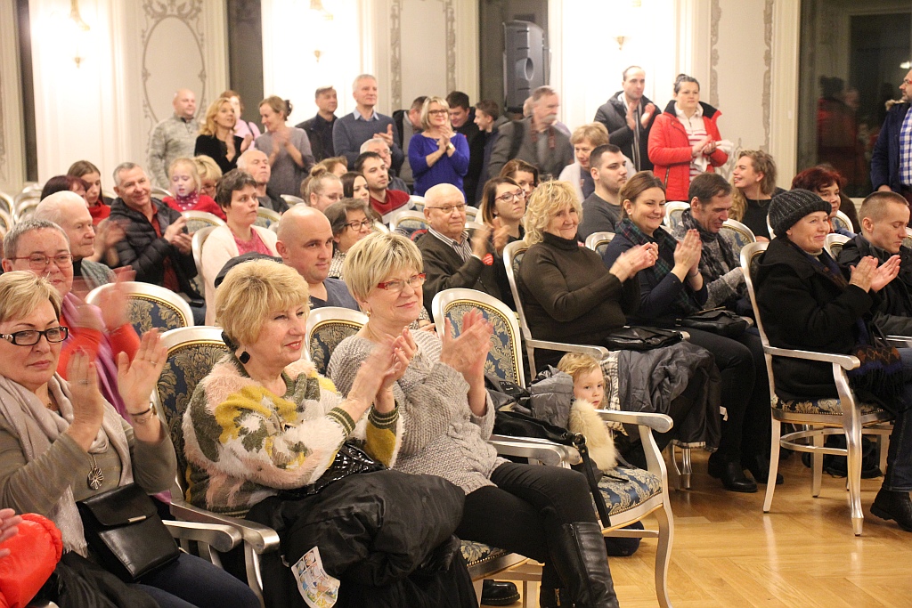 WOŚP: Kolejne licytacje i występy na scenie Sali Maneżowej