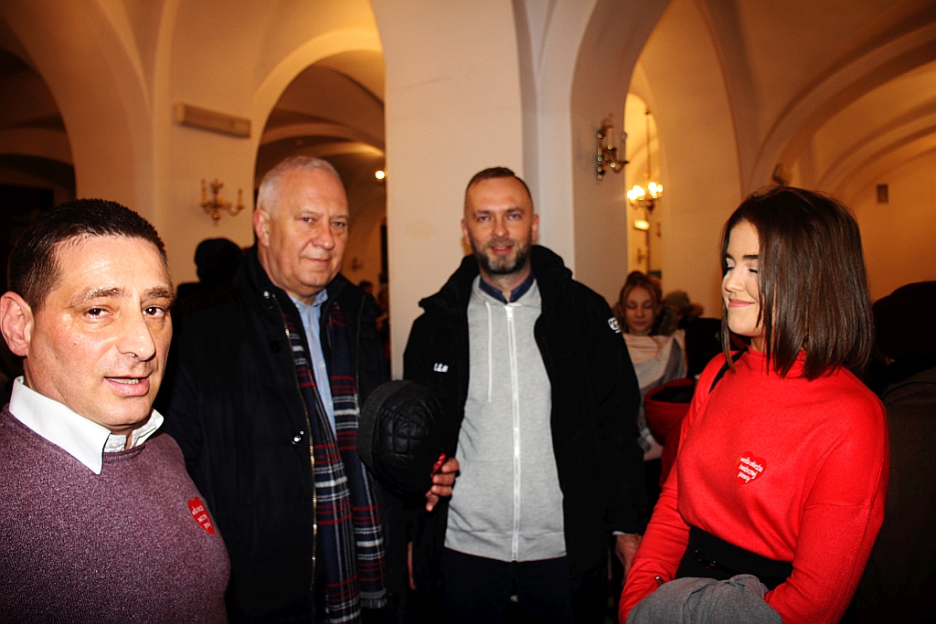 WOŚP: Legniczanie licytują w Sali Maneżowej na rzecz Orkiestry