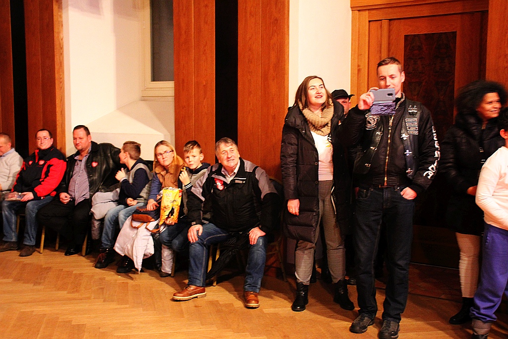 WOŚP: Kolejne licytacje i występy na scenie Sali Maneżowej