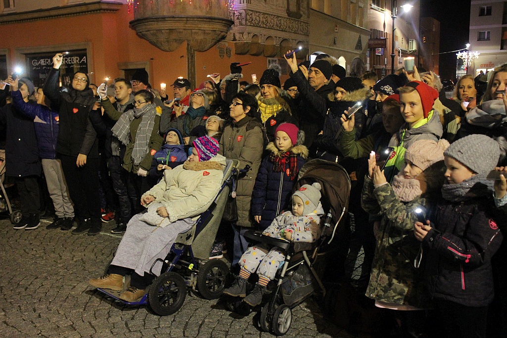 Legniczanie wsparli Jurka Owsiaka tworząc 