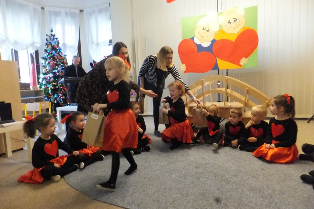 Dzień Babci i Dziadka w Klubie Małego Montessorka