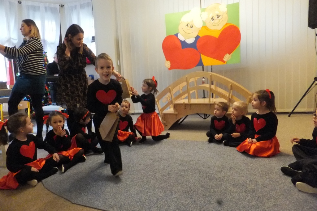 Dzień Babci i Dziadka w Klubie Małego Montessorka