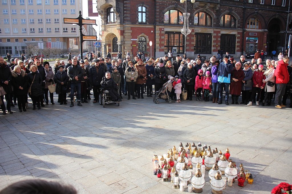 Legniczanie także pożegnali Pawła Adamowicza