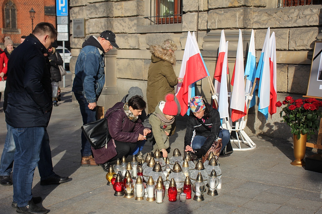 Legniczanie także pożegnali Pawła Adamowicza