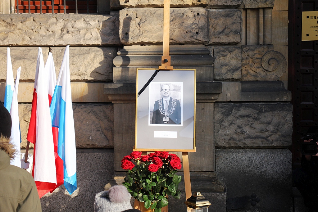 Legniczanie także pożegnali Pawła Adamowicza