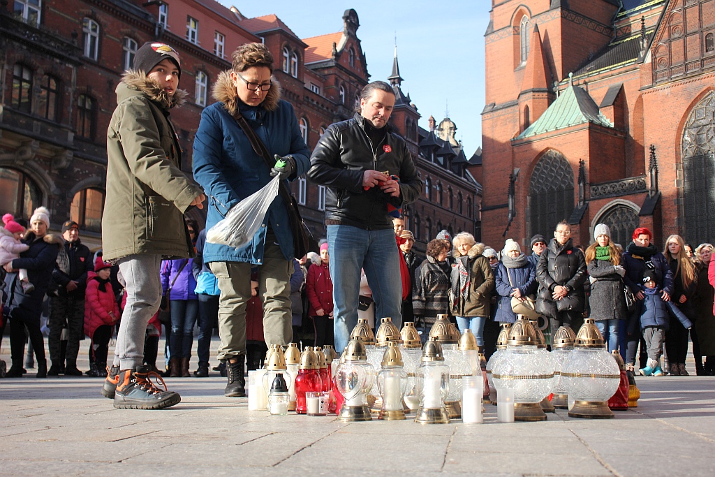 Legniczanie także pożegnali Pawła Adamowicza