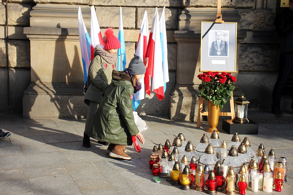 Legniczanie także pożegnali Pawła Adamowicza