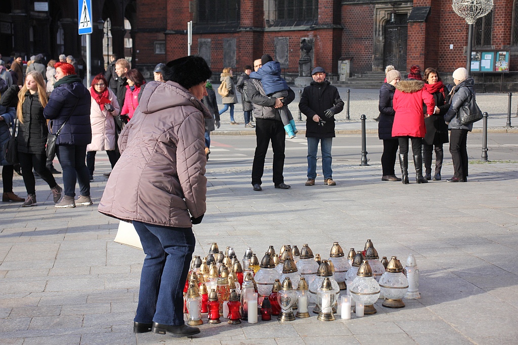 Legniczanie także pożegnali Pawła Adamowicza