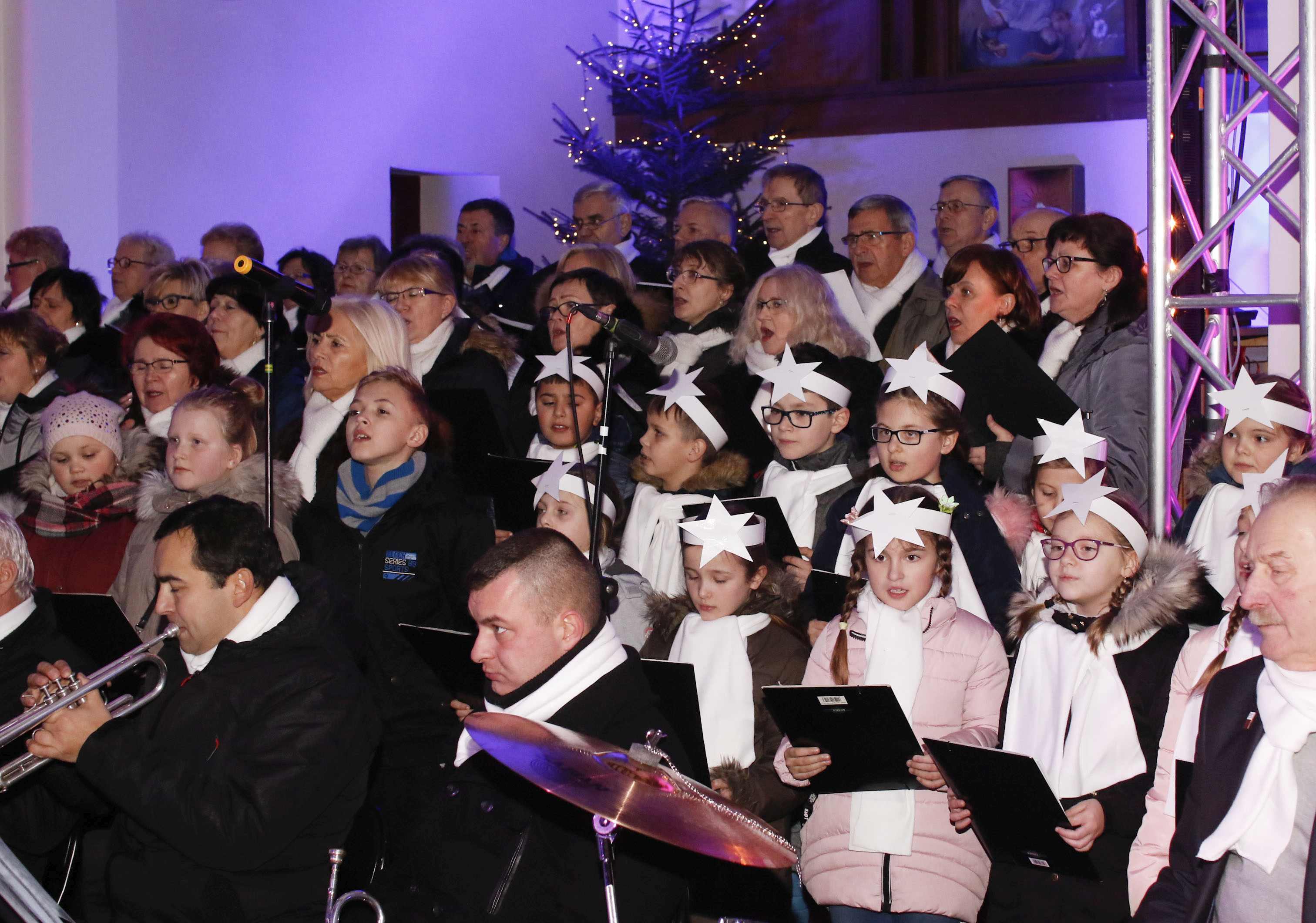 Mieszkańcy Miłkowic wysłuchali koncertu w kościele parafialnym