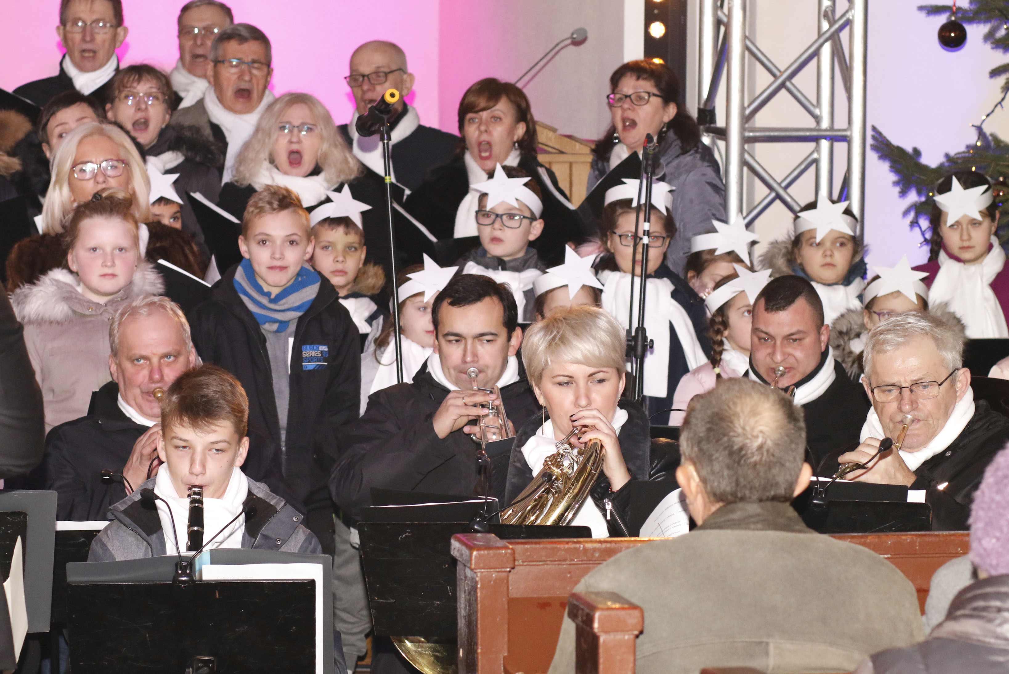 Mieszkańcy Miłkowic wysłuchali koncertu w kościele parafialnym