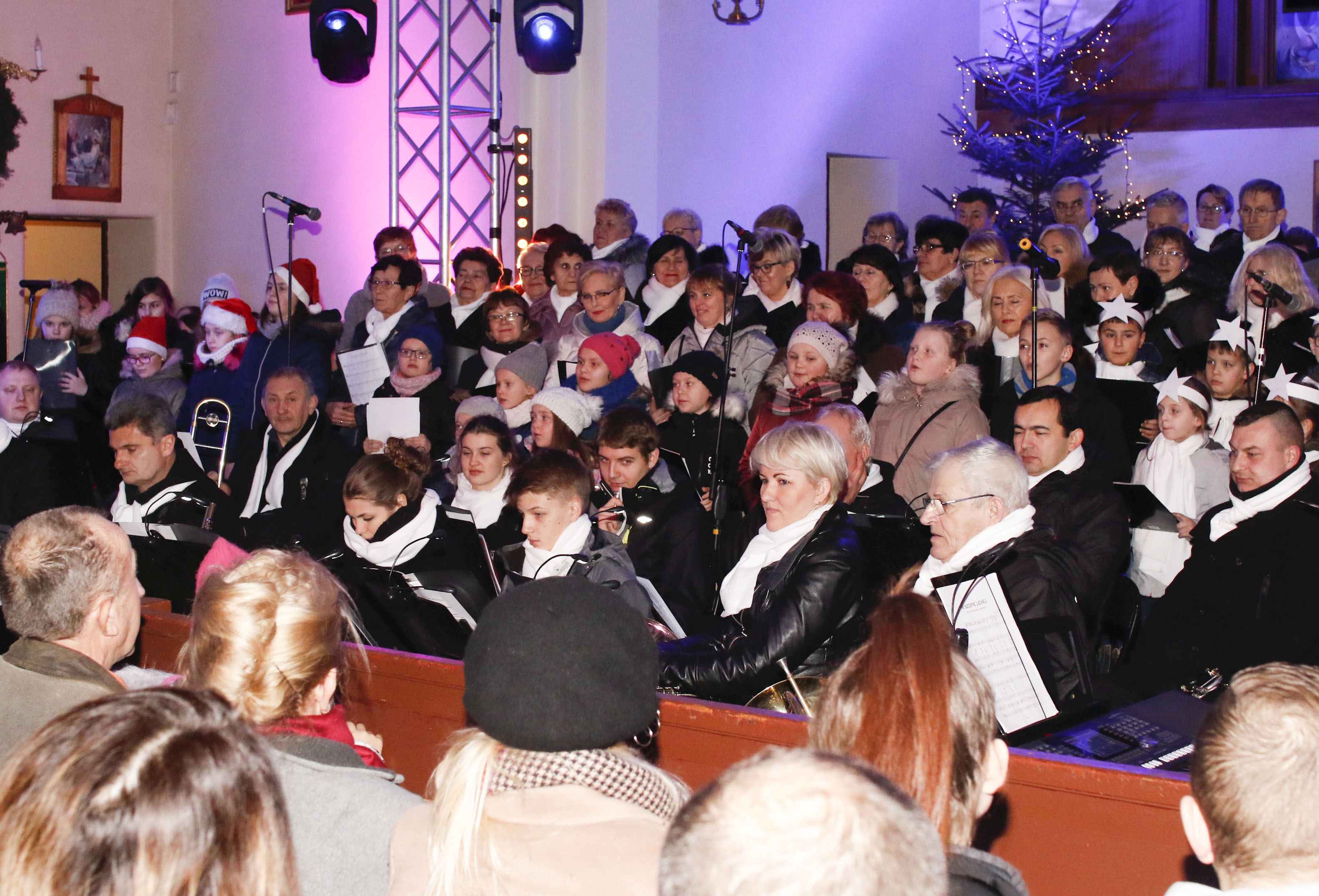 Mieszkańcy Miłkowic wysłuchali koncertu w kościele parafialnym