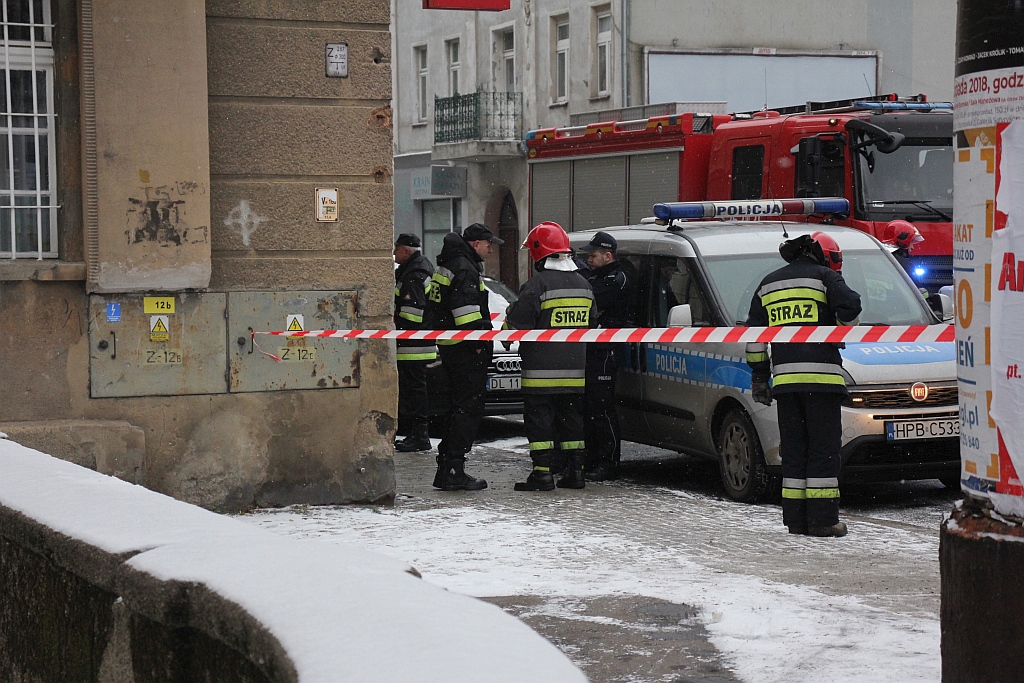 Na poczcie Nowym Świecie znaleziono paczkę z nieznaną substancją