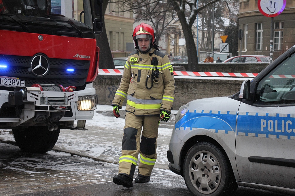 Na poczcie Nowym Świecie znaleziono paczkę z nieznaną substancją