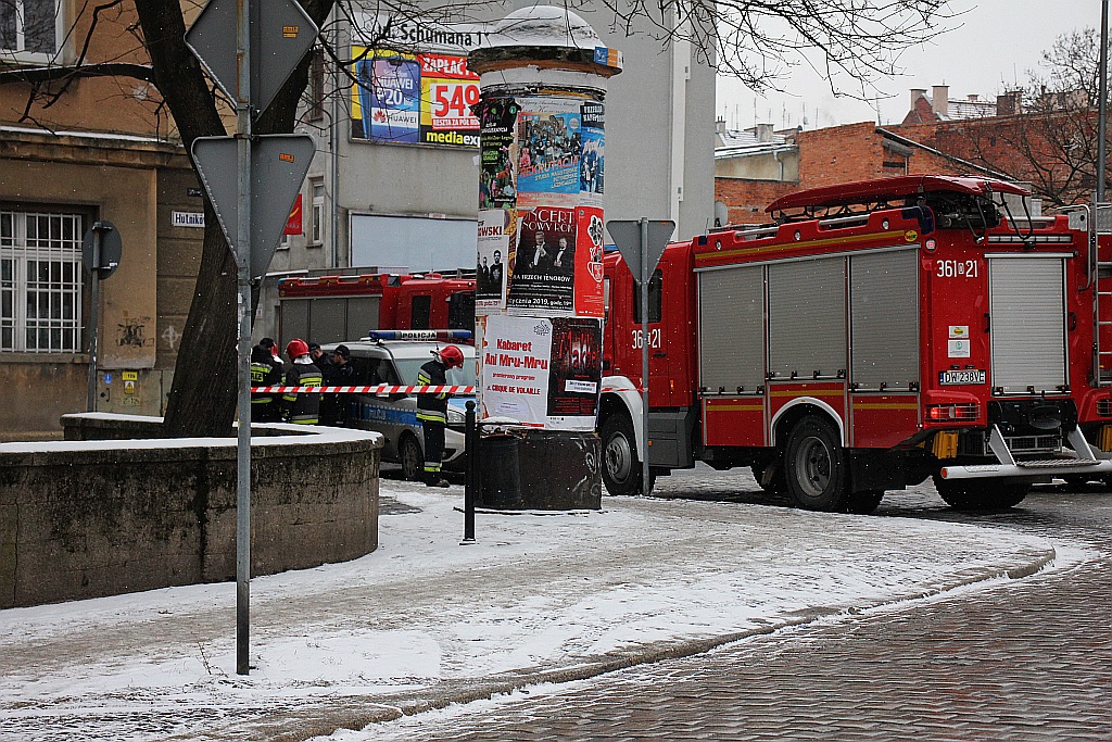 Na poczcie Nowym Świecie znaleziono paczkę z nieznaną substancją
