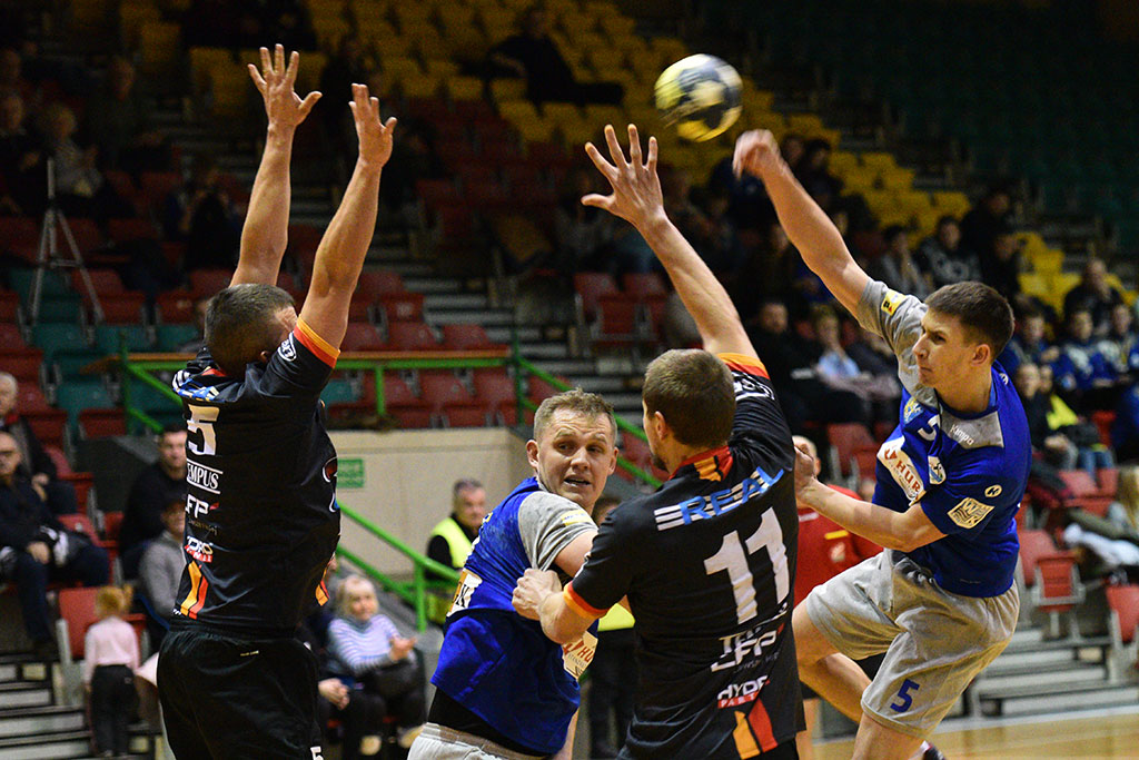 Cenne zwycięstwo Siódemki Miedź Legnica