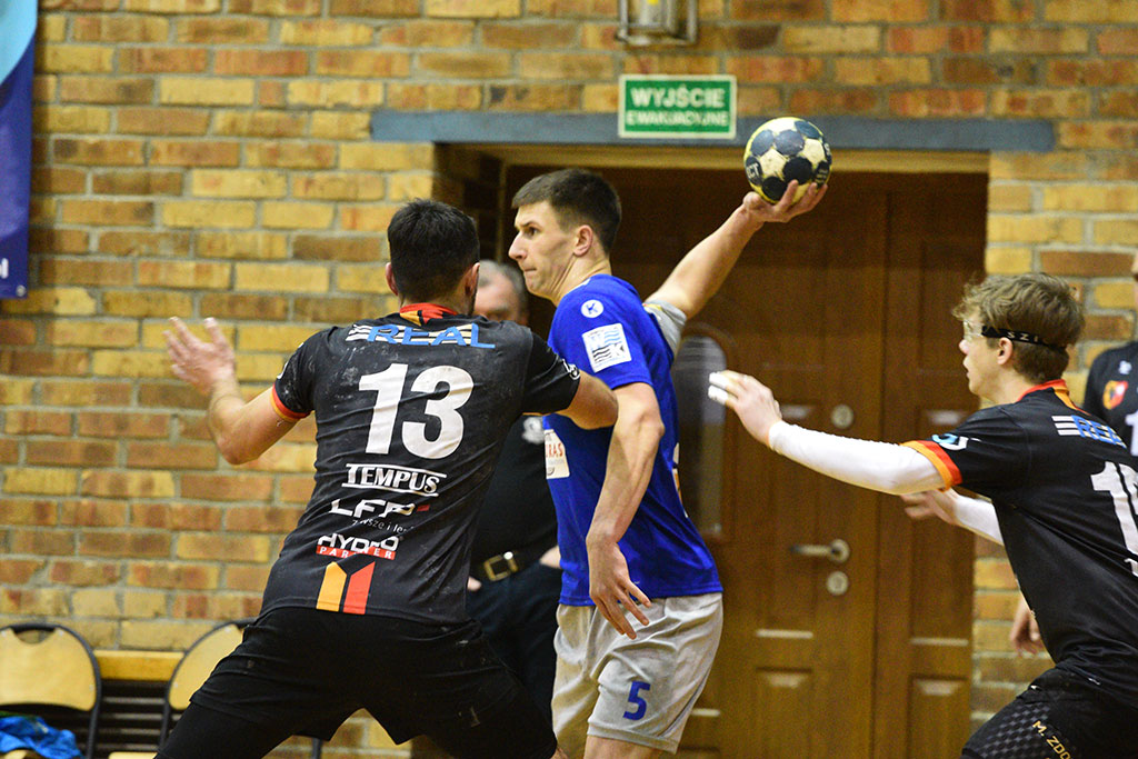 Cenne zwycięstwo Siódemki Miedź Legnica