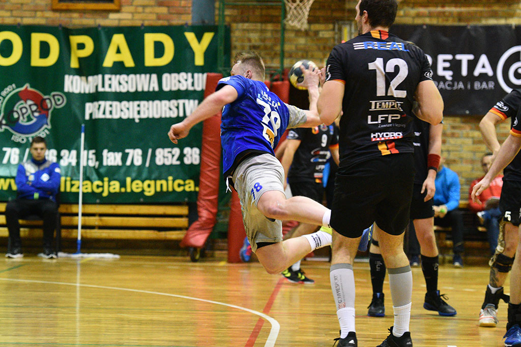 Cenne zwycięstwo Siódemki Miedź Legnica