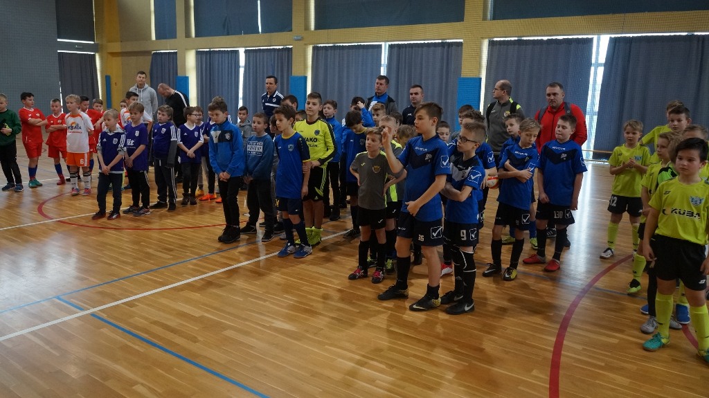 Halowy puchar wójta gminy Kunice dla orlików Mewy Kunice