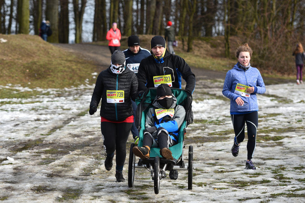 Pobiegli dla Beaty żeby uratować jej chorą nogę