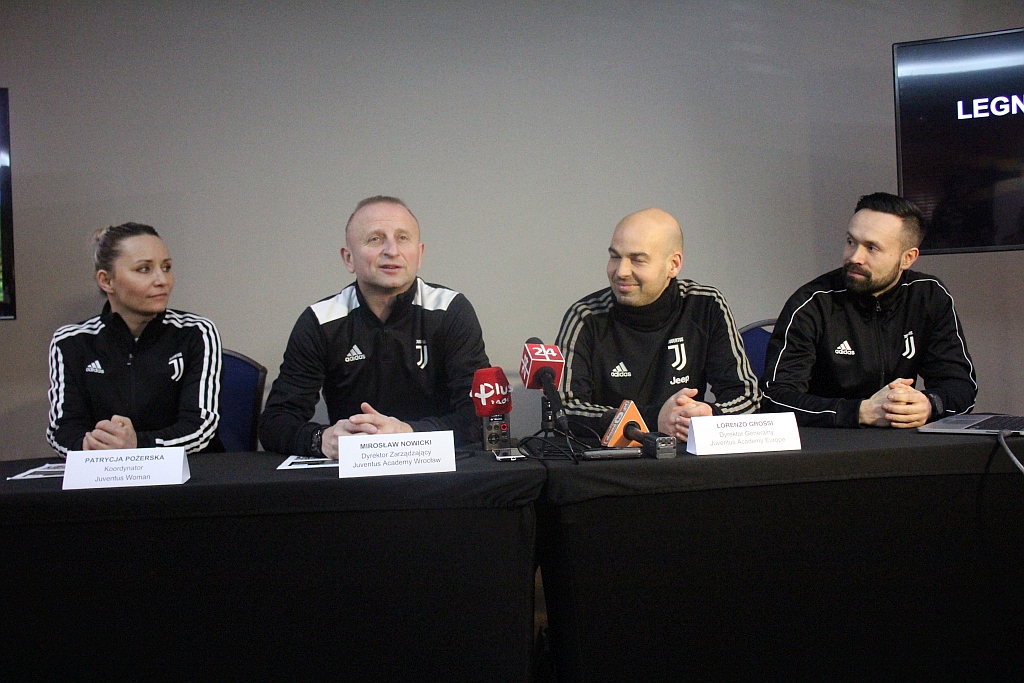 Lorenzo Grossi wizytuje akademię piłkarską Juventus Academy