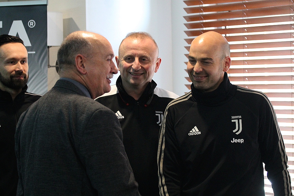 Lorenzo Grossi wizytuje akademię piłkarską Juventus Academy