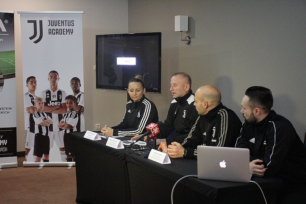 Lorenzo Grossi wizytuje akademię piłkarską Juventus Academy