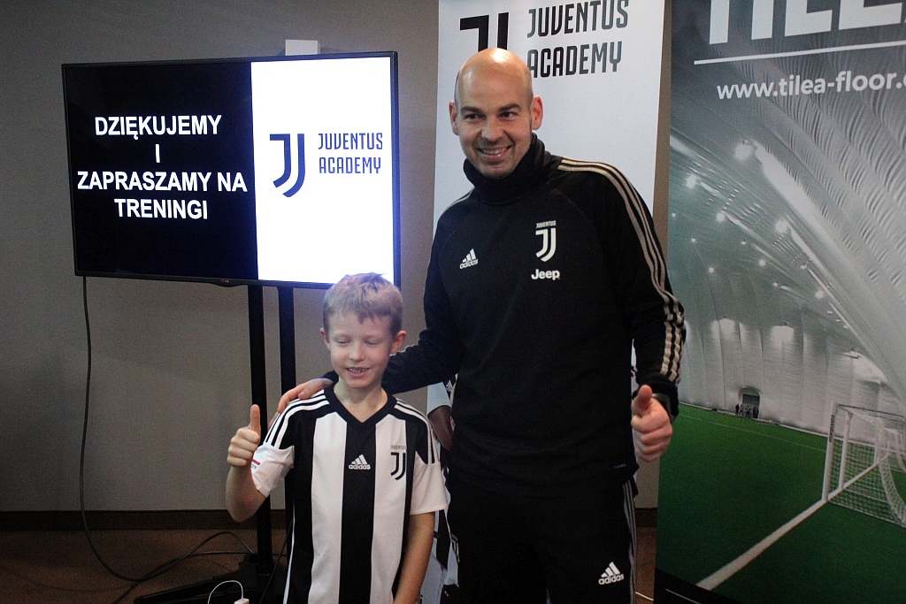 Lorenzo Grossi wizytuje akademię piłkarską Juventus Academy