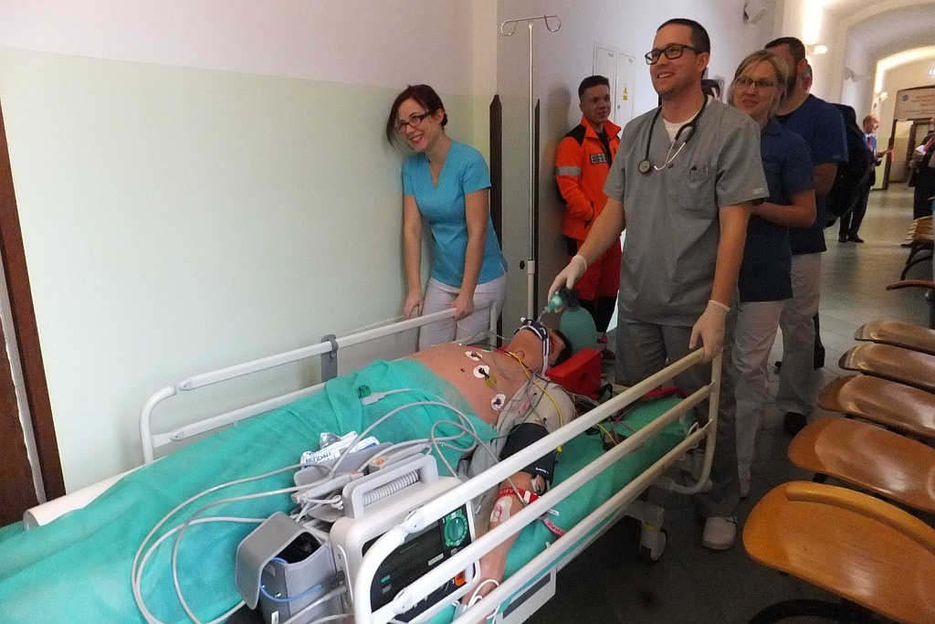 Uroczyste otwarcie nowych pracowni dla studentów pielęgniarstwa