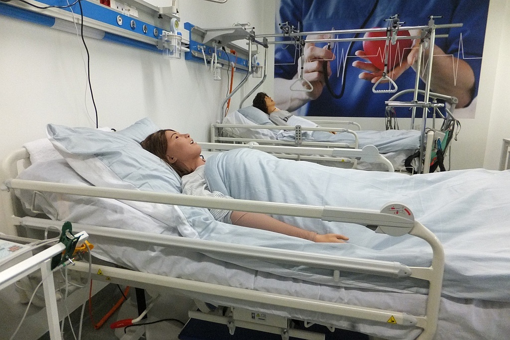 Uroczyste otwarcie nowych pracowni dla studentów pielęgniarstwa