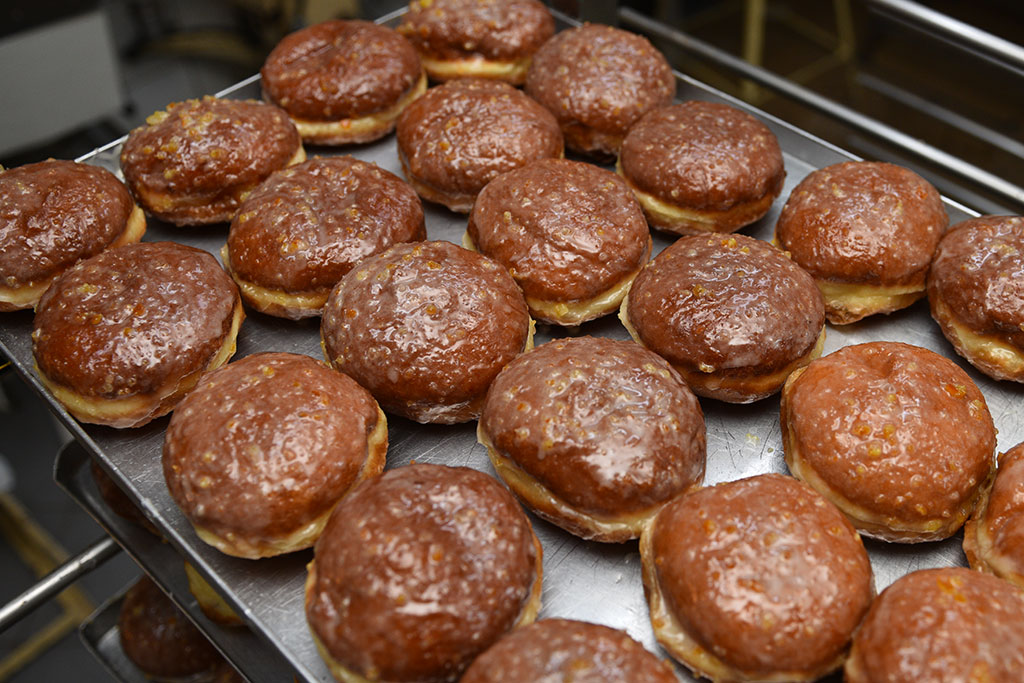 Dzisiaj pączkowa uczta. Zapraszamy na pączki do Zielińskich
