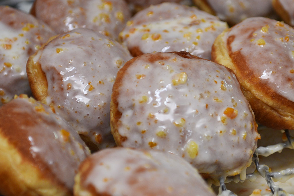 Dzisiaj pączkowa uczta. Zapraszamy na pączki do Zielińskich