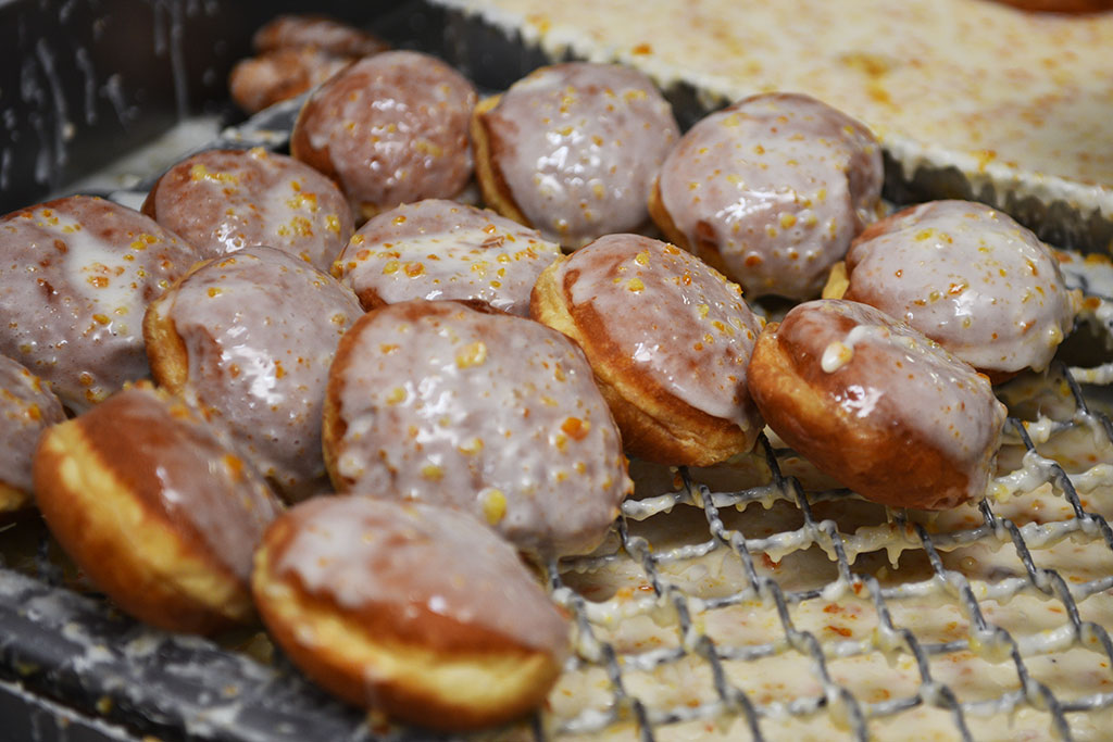 Dzisiaj pączkowa uczta. Zapraszamy na pączki do Zielińskich