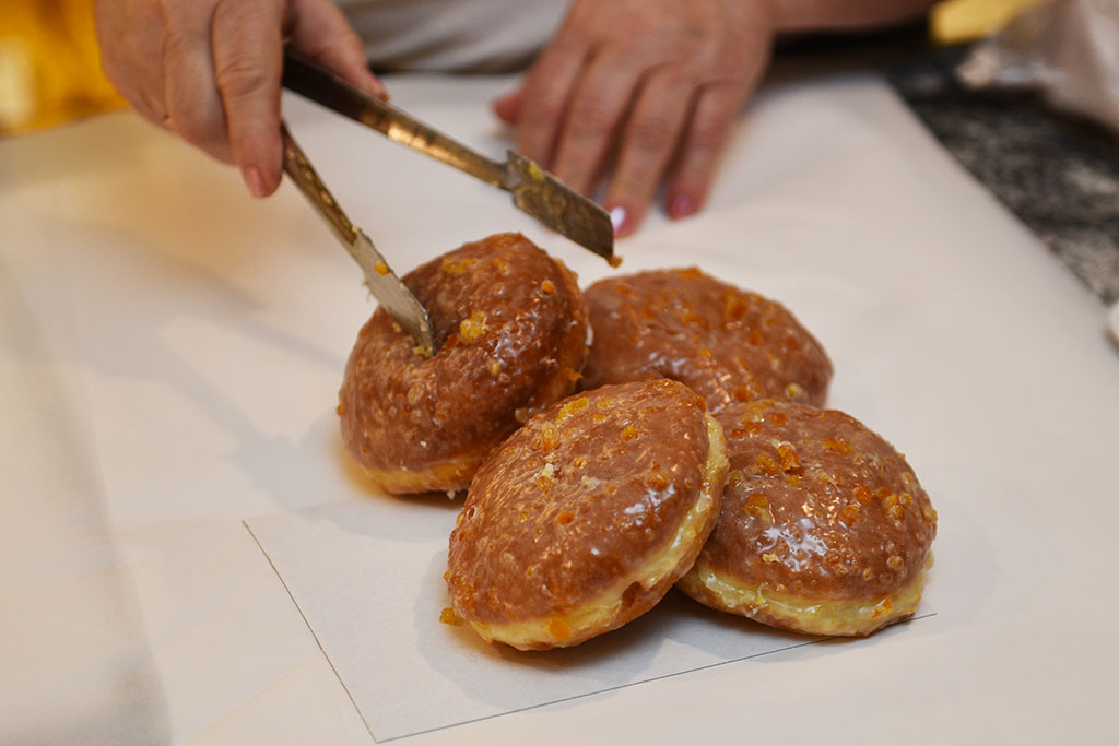 Dzisiaj pączkowa uczta. Zapraszamy na pączki do Zielińskich