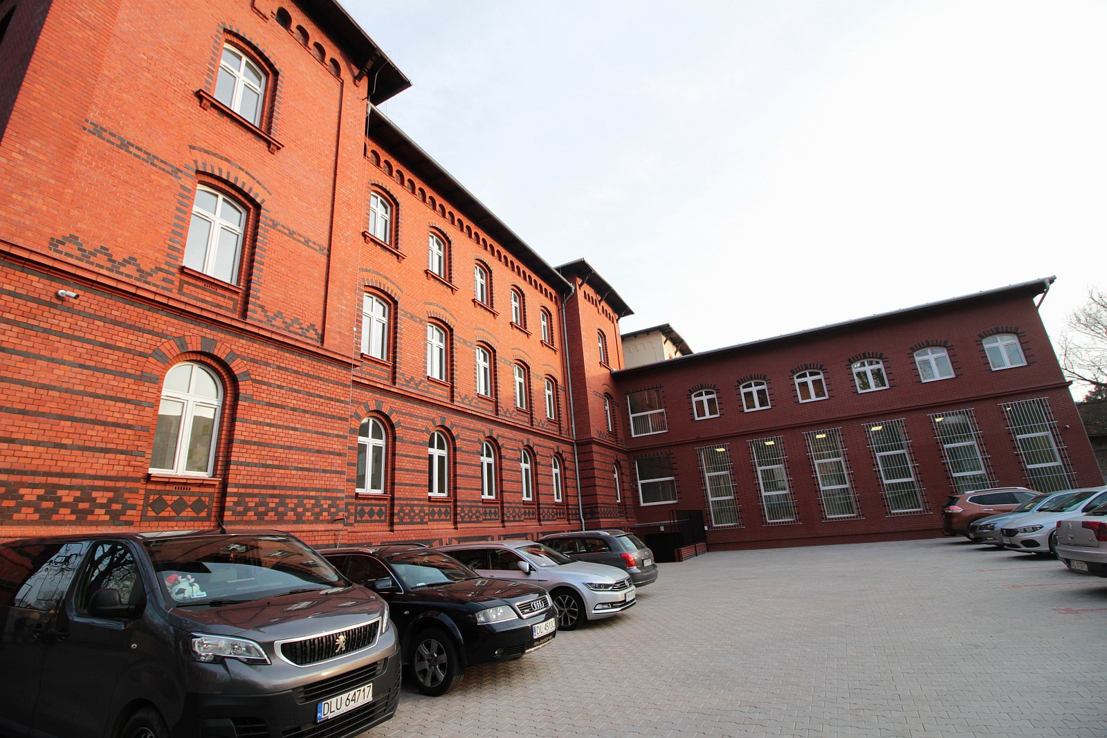 Dzień otwarty w nowej siedzibie szkoły katolickiej