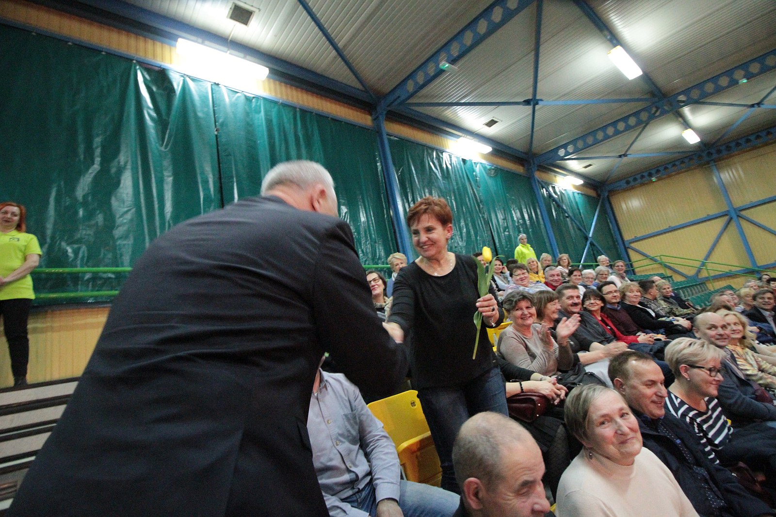 Zbigniew Zamachowski wystąpił dla legniczanek w Dniu Kobiet