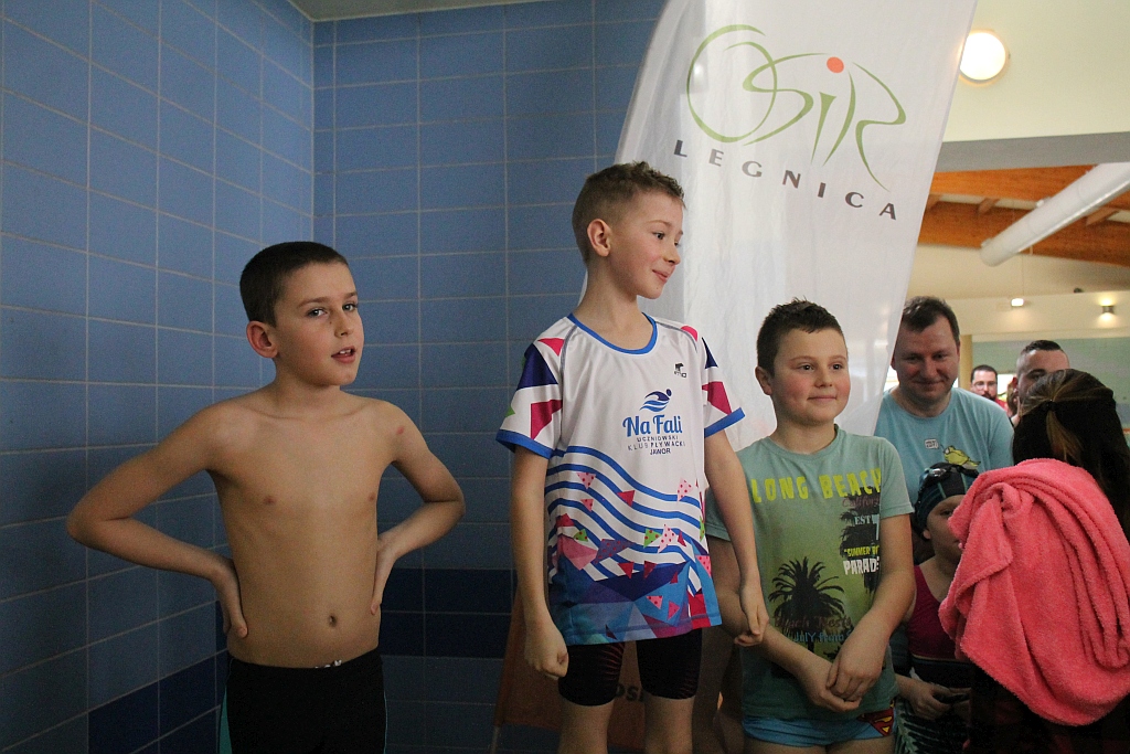 Najmłodsi legniccy pływacy rywalizowali na Delfinku