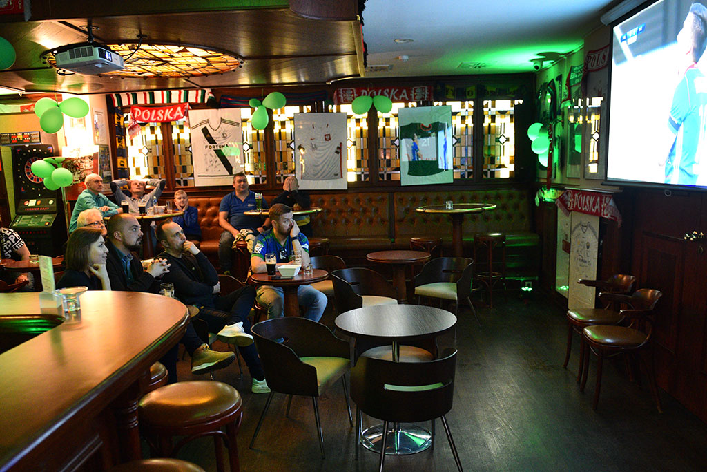 Irish Pub zaprosił na mecz Miedzi z Piastem Gliwice