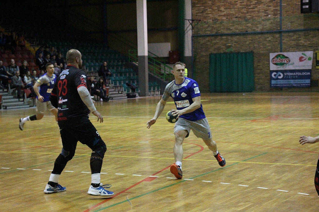 Siódemka Miedź Legnica wygrywa z Ostrovią Ostrów Wlkp. 29:23