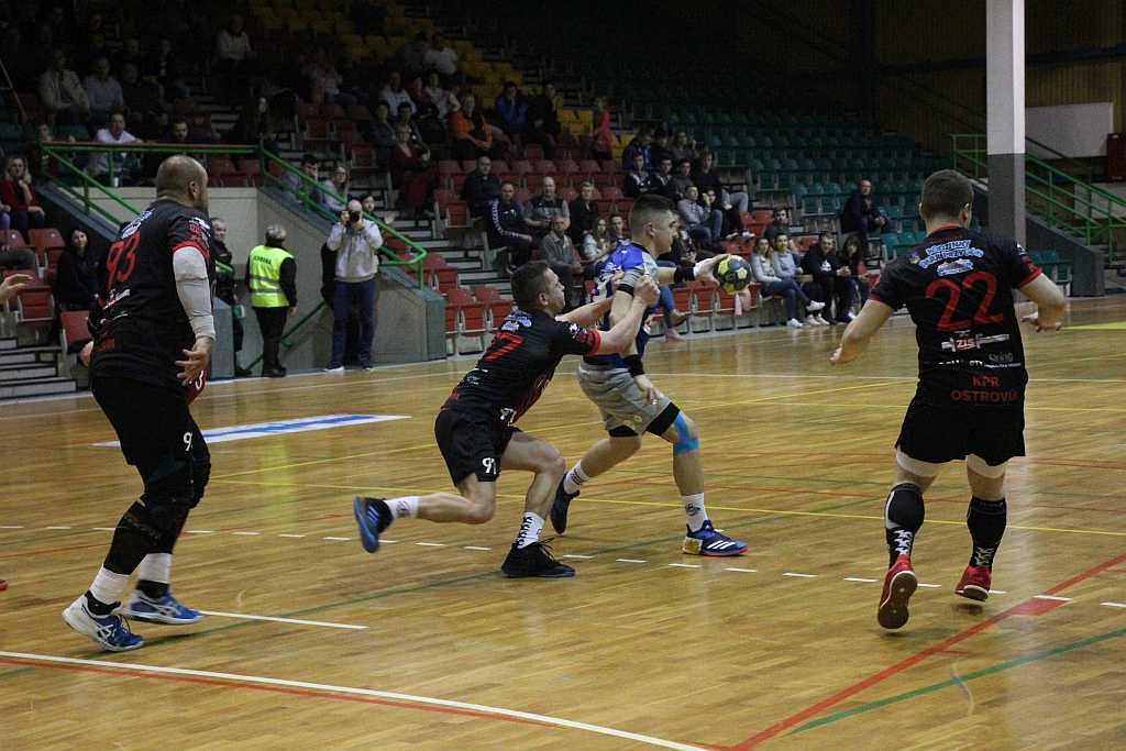 Siódemka Miedź Legnica wygrywa z Ostrovią Ostrów Wlkp. 29:23