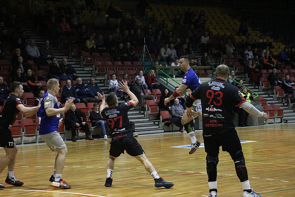 Siódemka Miedź Legnica wygrywa z Ostrovią Ostrów Wlkp. 29:23