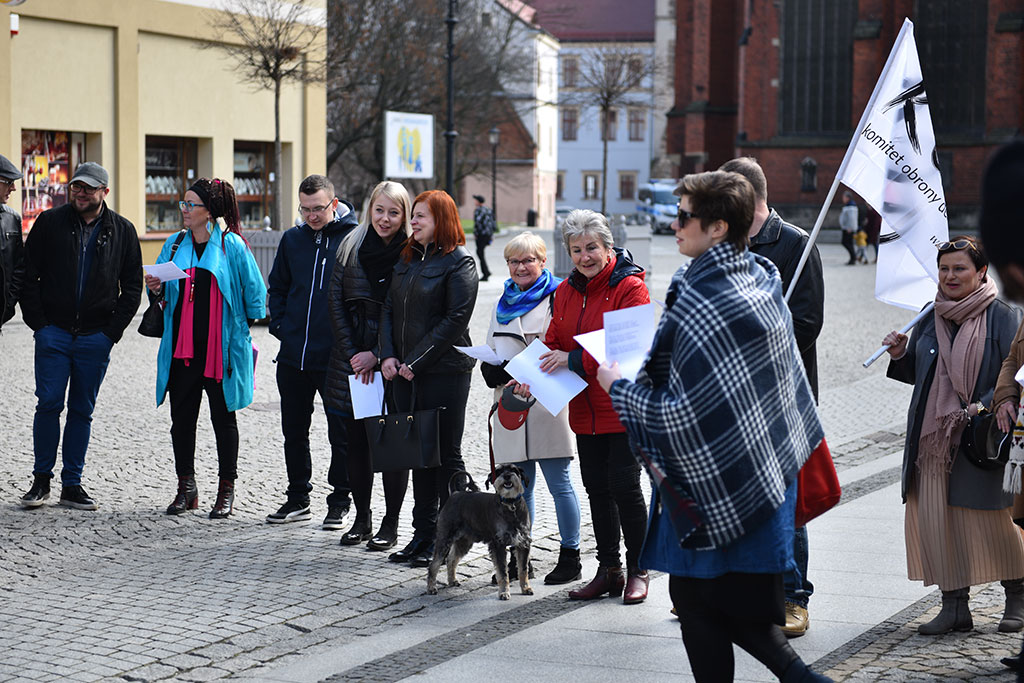 Legniczanie zaśpiewali w centrum miasta hymn Europy