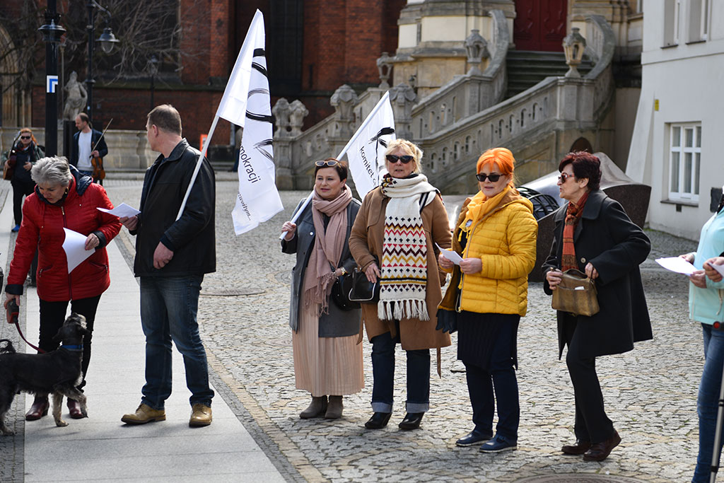 Legniczanie zaśpiewali w centrum miasta hymn Europy