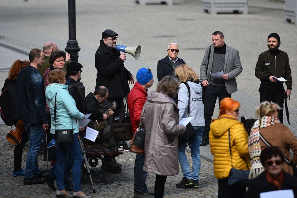 Legniczanie zaśpiewali w centrum miasta hymn Europy