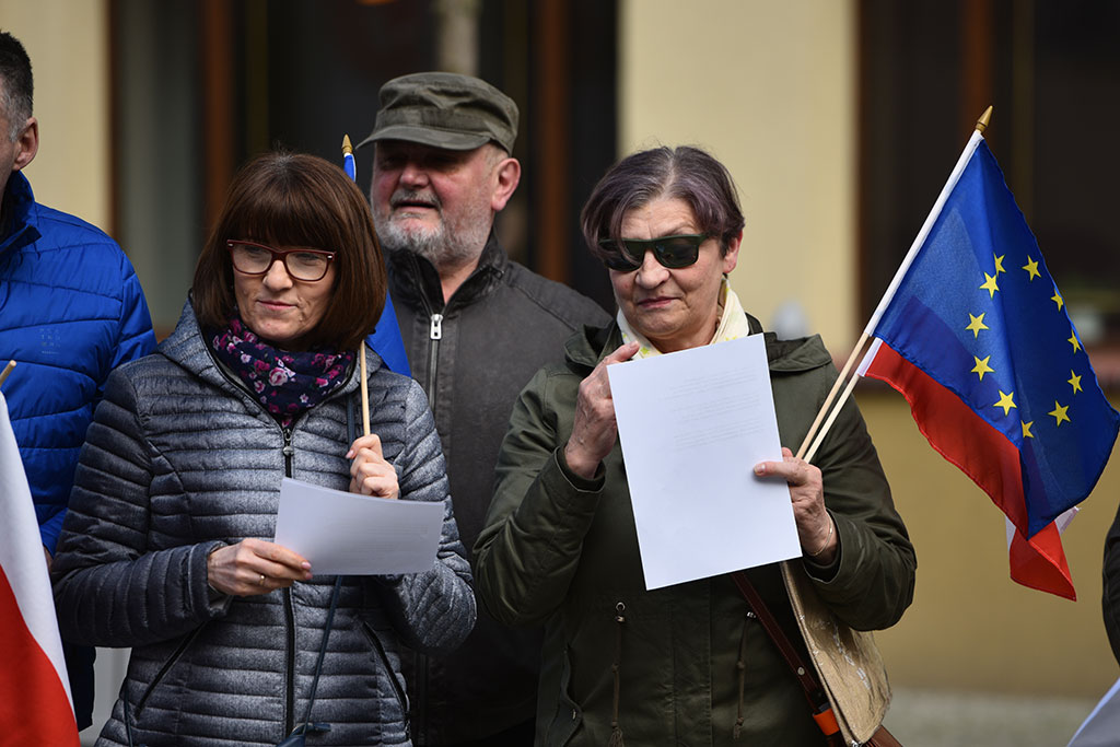 Legniczanie zaśpiewali w centrum miasta hymn Europy