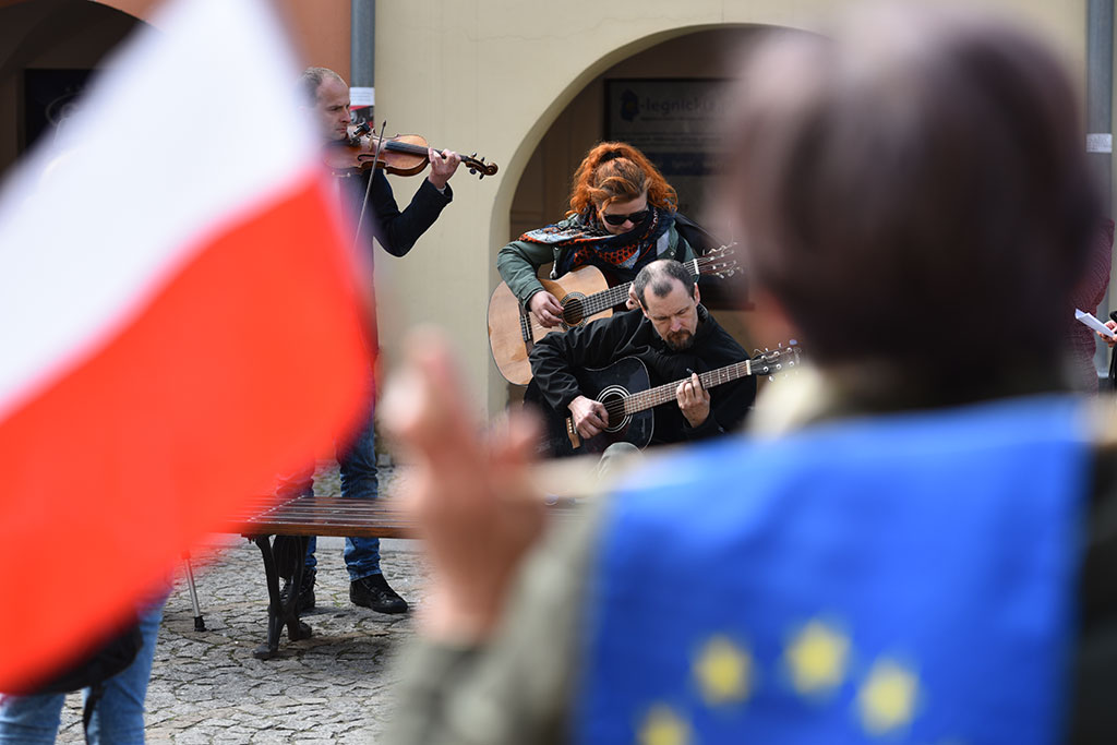Legniczanie zaśpiewali w centrum miasta hymn Europy
