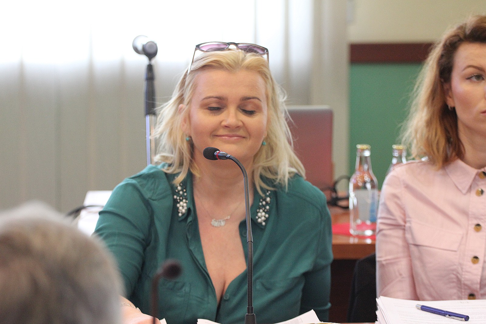 Marcowa sesja rady miejskiej Legnicy. Protest pracowników MPK