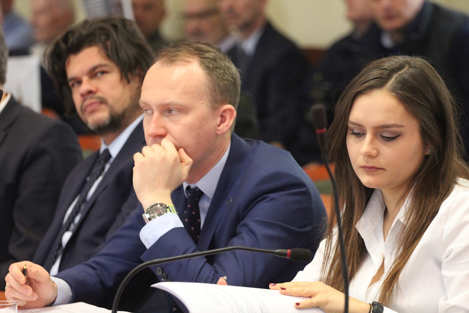 Marcowa sesja rady miejskiej Legnicy. Protest pracowników MPK