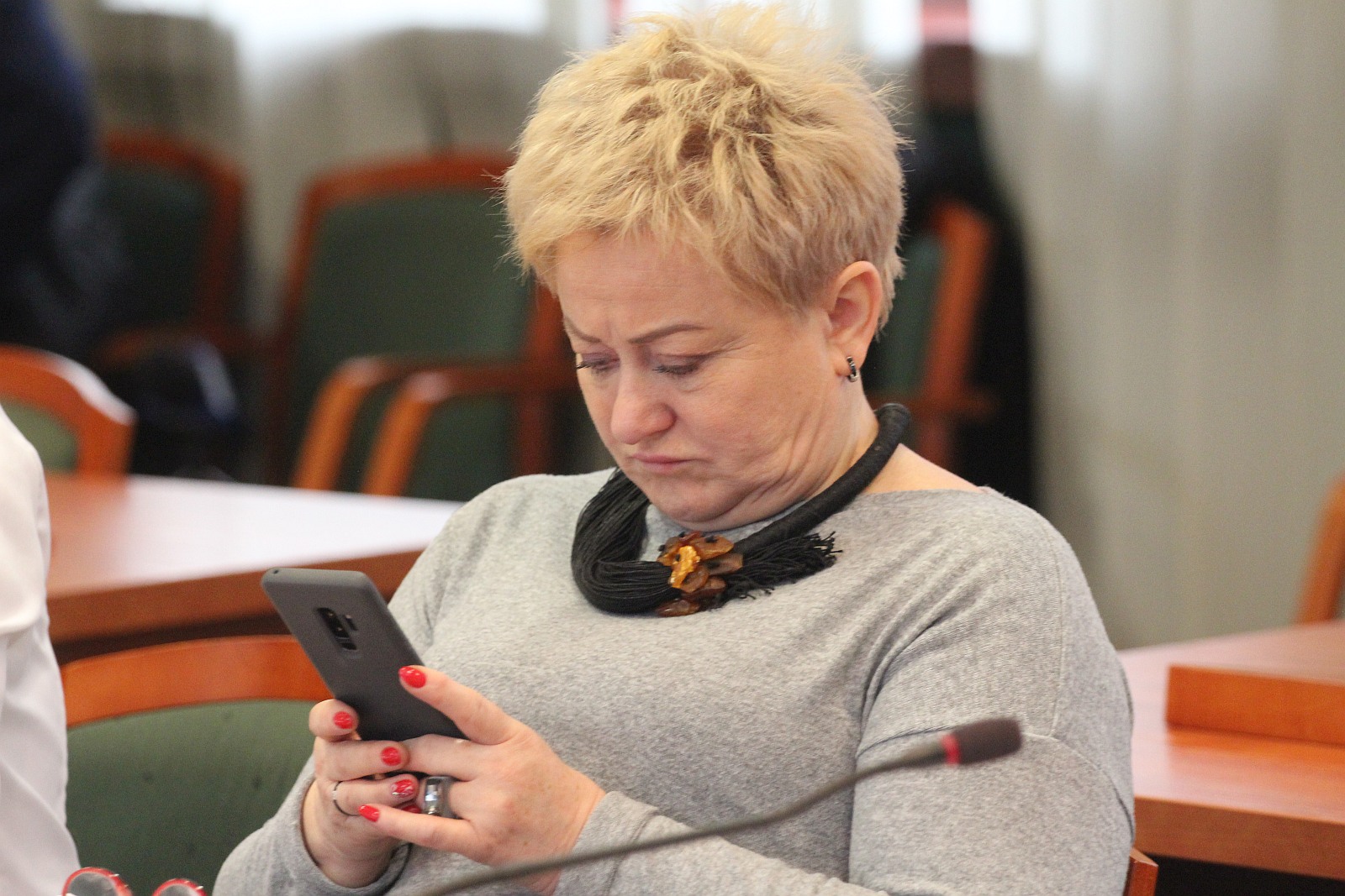Marcowa sesja rady miejskiej Legnicy. Protest pracowników MPK